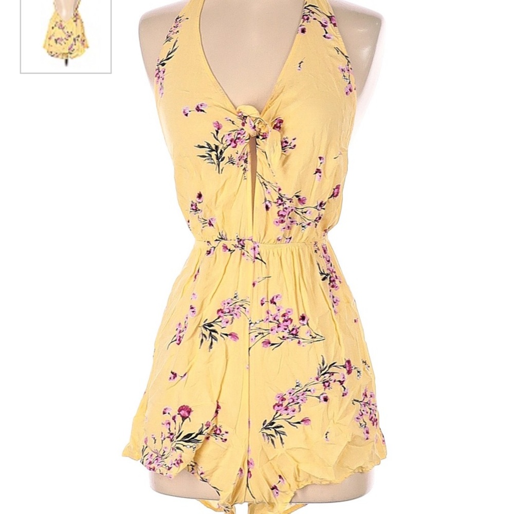 Kendall & Kylie yellow romper size small.